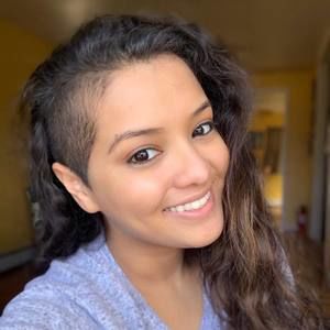 Meet your Posher, Daniela